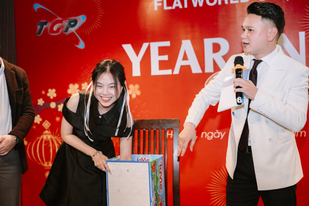 Khoảnh khắc đồng đội Flatworld